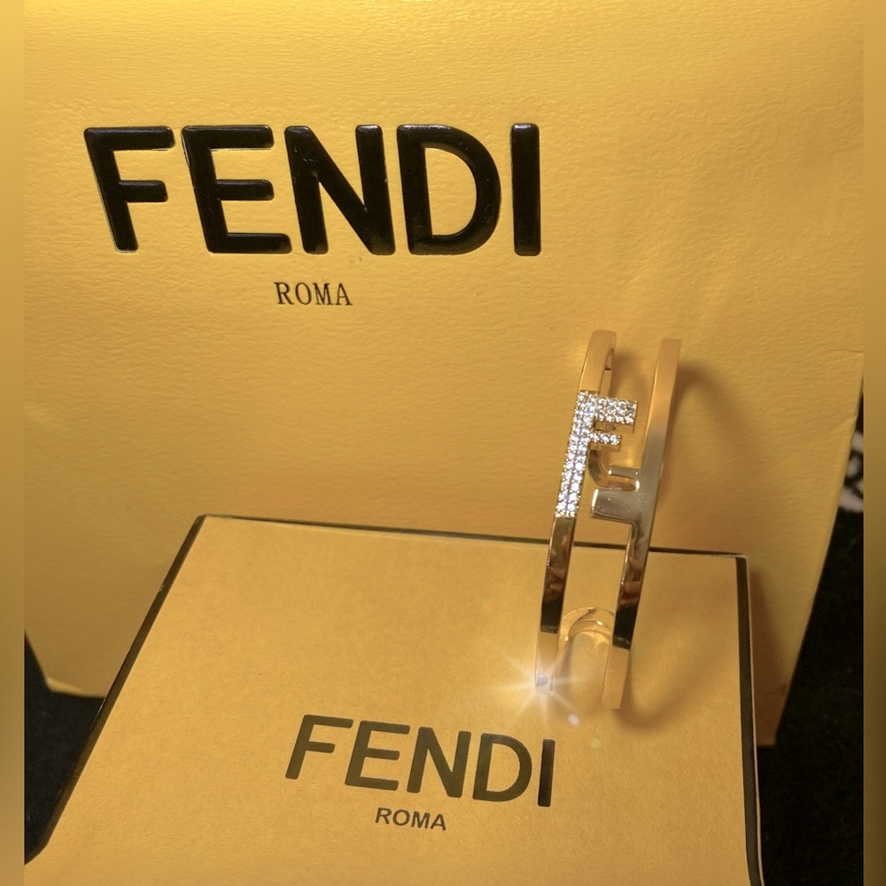Authentic FENDI O'Lock Women's Gold Metal Cuff Bracelet - Picture 7 of 12